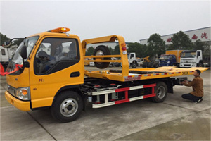 伊宁哪里有拖车服务